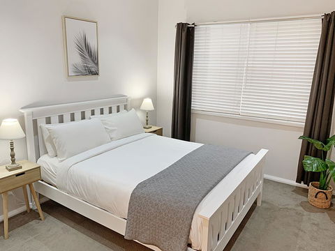 Bright 3-bedroom Apartment - Central Armidale - Lennox Head Accommodation 2