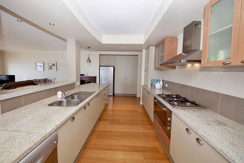 Brookwater- Waterfront On Lake Mulwala - Lennox Head Accommodation 3