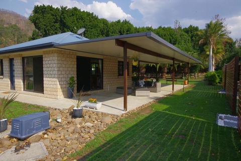 Canungra Valley Cottage - Lennox Head Accommodation 3