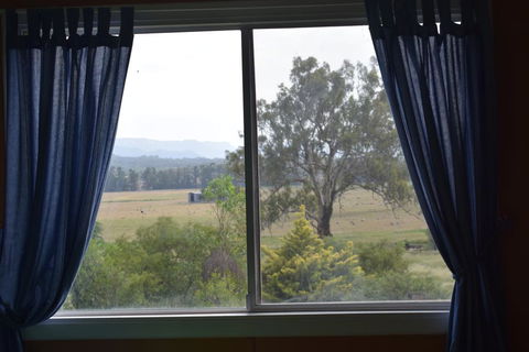 Capertee Valley Farmstays: Glenbrook Cottage - Lennox Head Accommodation 2
