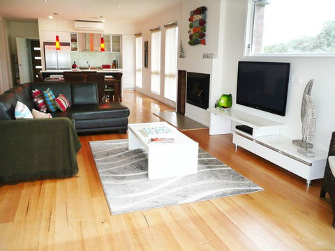 Captain's Cottage - Lennox Head Accommodation 3