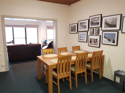 Cedarwood Apartments - Lennox Head Accommodation 0