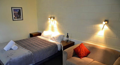 Charles Sturt Motor Inn - Lennox Head Accommodation 0