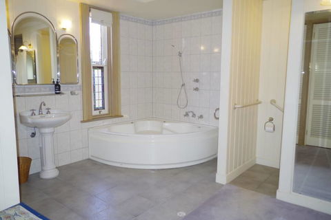 Charlottes Cottage - Lennox Head Accommodation 1