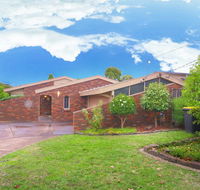 Classic Double Brick Garden House - Lennox Head Accommodation