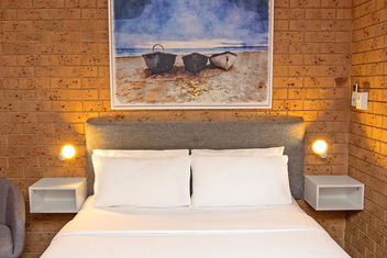 Coast Inn Motel with Lennox Head Accommodation