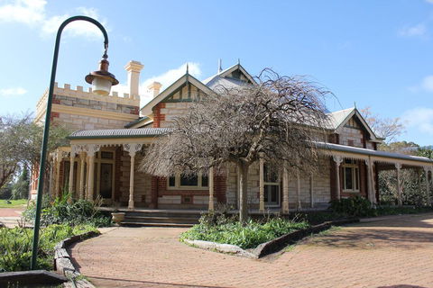 Cockburn House - Lennox Head Accommodation 0
