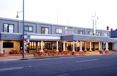 Commodore Motor Inn - Lennox Head Accommodation 0