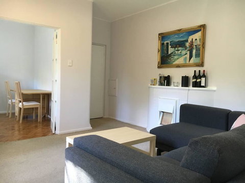 Cosy 2BR Plus Parking In Nth Sydney - Lennox Head Accommodation 1