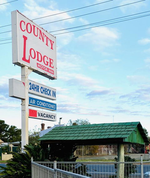 County Lodge Motor Inn - Lennox Head Accommodation 3