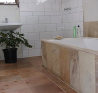 Creative 3D sculpture share - Lennox Head Accommodation