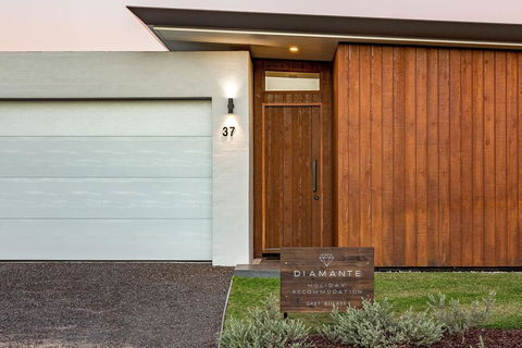 Diamante - Lennox Head Accommodation 1