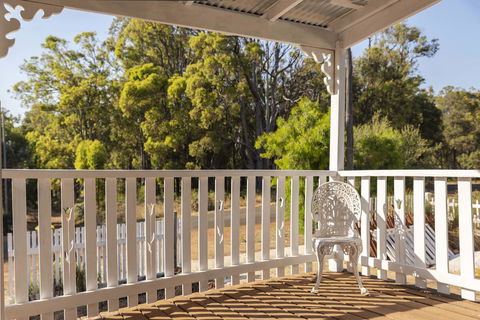 Dwellingup Retreat - Lennox Head Accommodation 1