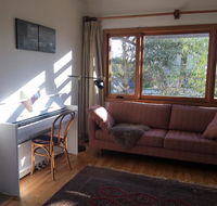 Eco-renovated light-filled house on a hill - Lennox Head Accommodation