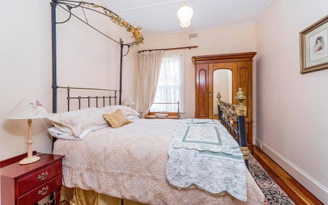 Eliza 1875 Red Brick Duplex Townhouse - Lennox Head Accommodation 3