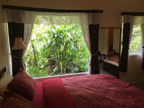 English Gardens - Garden Cottage - Lennox Head Accommodation 2