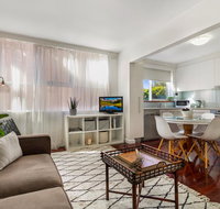 Enjoy Walking to the Beach From Bright Apartment - Lennox Head Accommodation