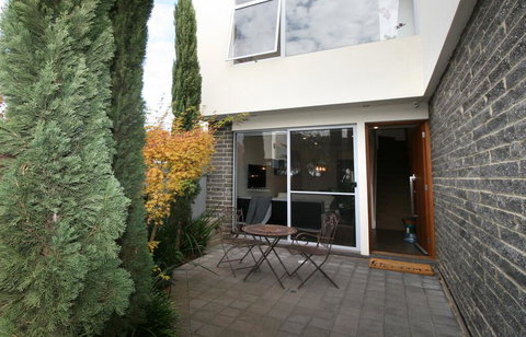 EROS City Fringe - Wifi, Wine, Netflix, Pets OK And Park Views! - Lennox Head Accommodation 3