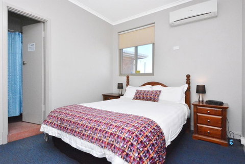 Eyre Hotel - Lennox Head Accommodation 0
