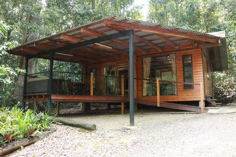 Figtree Getaway - Lennox Head Accommodation 1