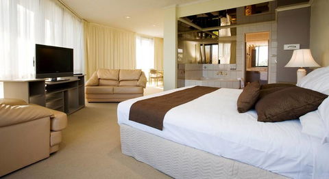 Frankston International - Lennox Head Accommodation 1