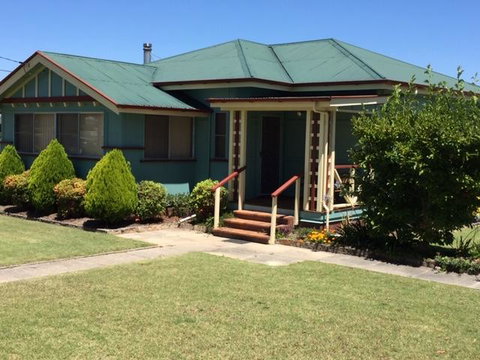 FROGGIES HOLIDAY HOUSE - Lennox Head Accommodation 0