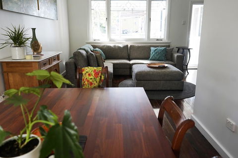 Gallery House Dwellingup - Lennox Head Accommodation 2