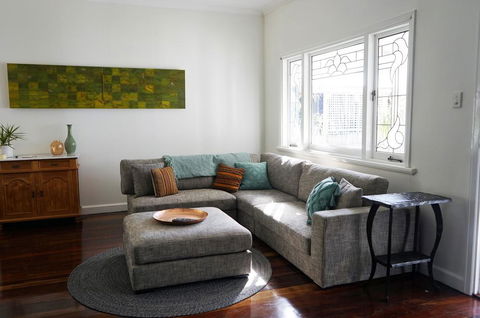 Gallery House Dwellingup - Lennox Head Accommodation 1