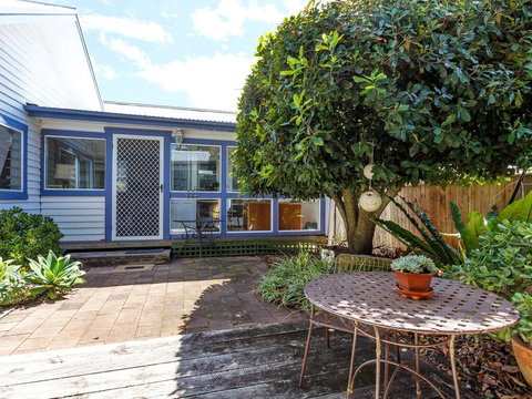 Garden Cottage - Lennox Head Accommodation 1