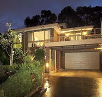Great Views/Location 5 bedrooms in Glen Waverley - Lennox Head Accommodation