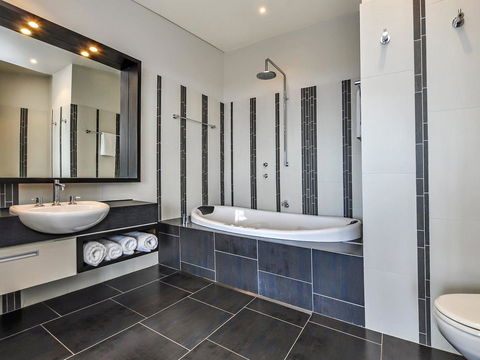 HEARN'S BEACHSIDE VILLA 3 - Lennox Head Accommodation 3