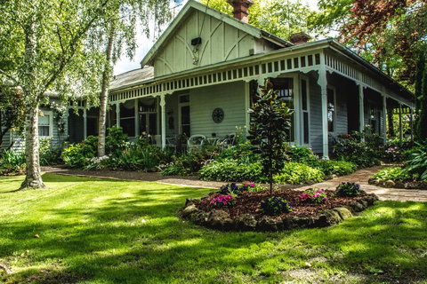 Heytesbury House - Lennox Head Accommodation 0