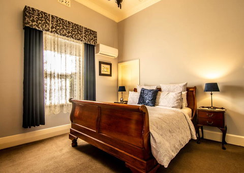 Heytesbury House - Lennox Head Accommodation 3