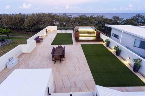 IVY Villas - Lennox Head Accommodation 0