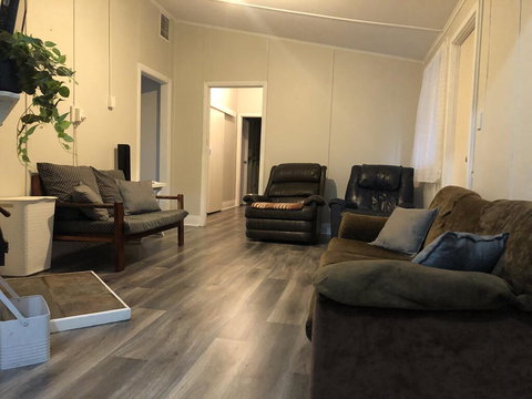 King Of The Cross - Work, Holiday Or Stop Overs - Lennox Head Accommodation 1