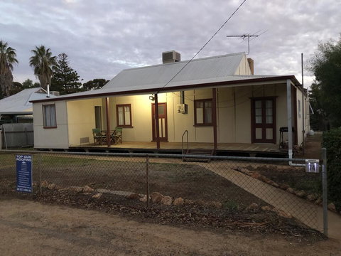 King Of The Cross - Work, Holiday Or Stop Overs - Lennox Head Accommodation 0