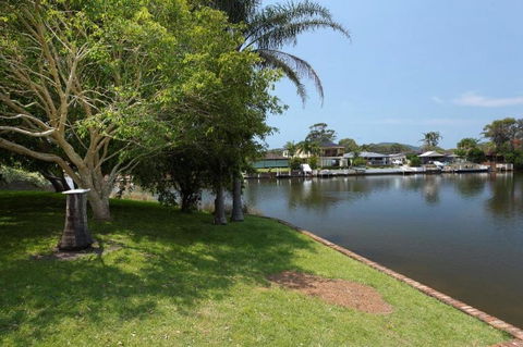 LAKE HOUSE ON ELOUERA - Lennox Head Accommodation 0