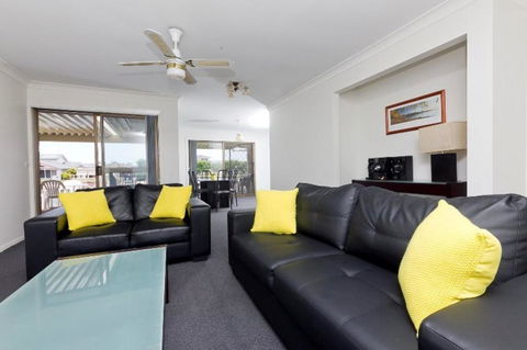 LAKE HOUSE ON ELOUERA - Lennox Head Accommodation 2