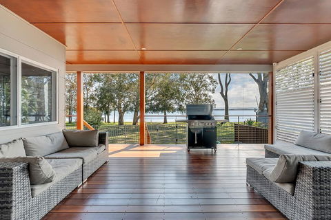LAKEFRONT And SUNSET HAVEN - Lennox Head Accommodation 3