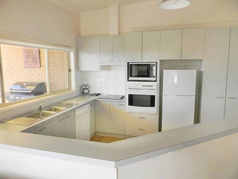 LIFE'S A BEACH - Lennox Head Accommodation 3