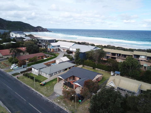 LIFES A BEACH 1 - Lennox Head Accommodation 0