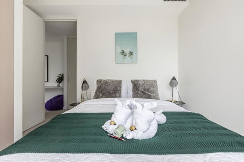 LIGHT, AIRY, SPACIOUS QUEENS ROAD APARTMENT - Lennox Head Accommodation 3
