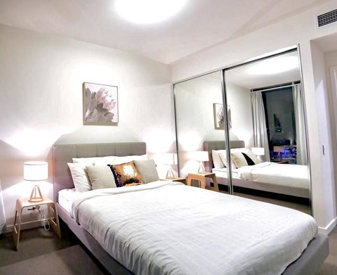 Lucid Apartment South Brisbane - Lennox Head Accommodation 1