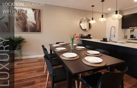 LUXURY Davcorp Executive Rentals - Free Wifi Wine Netflix And Parking In Brompton - Lennox Head Accommodation 0
