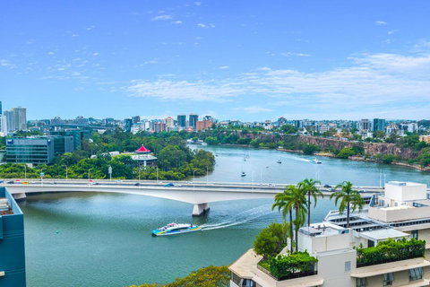 Luxury River City Views With Pool, Gym, Cafe, WiFi, Hospital - Lennox Head Accommodation 0