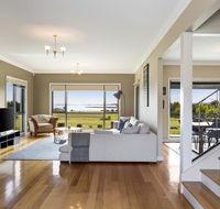 LUXURY WATERFRONT FAMILY HOME-TASMANIA I-L'Abode - Lennox Head Accommodation
