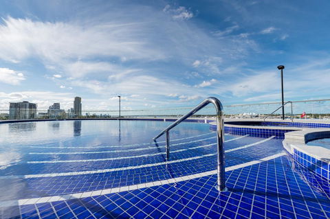 Meriton Suites Southport - Lennox Head Accommodation 2