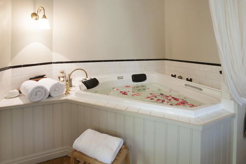 Merrow Cottages - Forest Edge - Lennox Head Accommodation 3