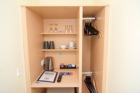 Miami Hotel Melbourne - Lennox Head Accommodation 2