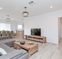 Modern and Spacious home near Curtin University - Lennox Head Accommodation